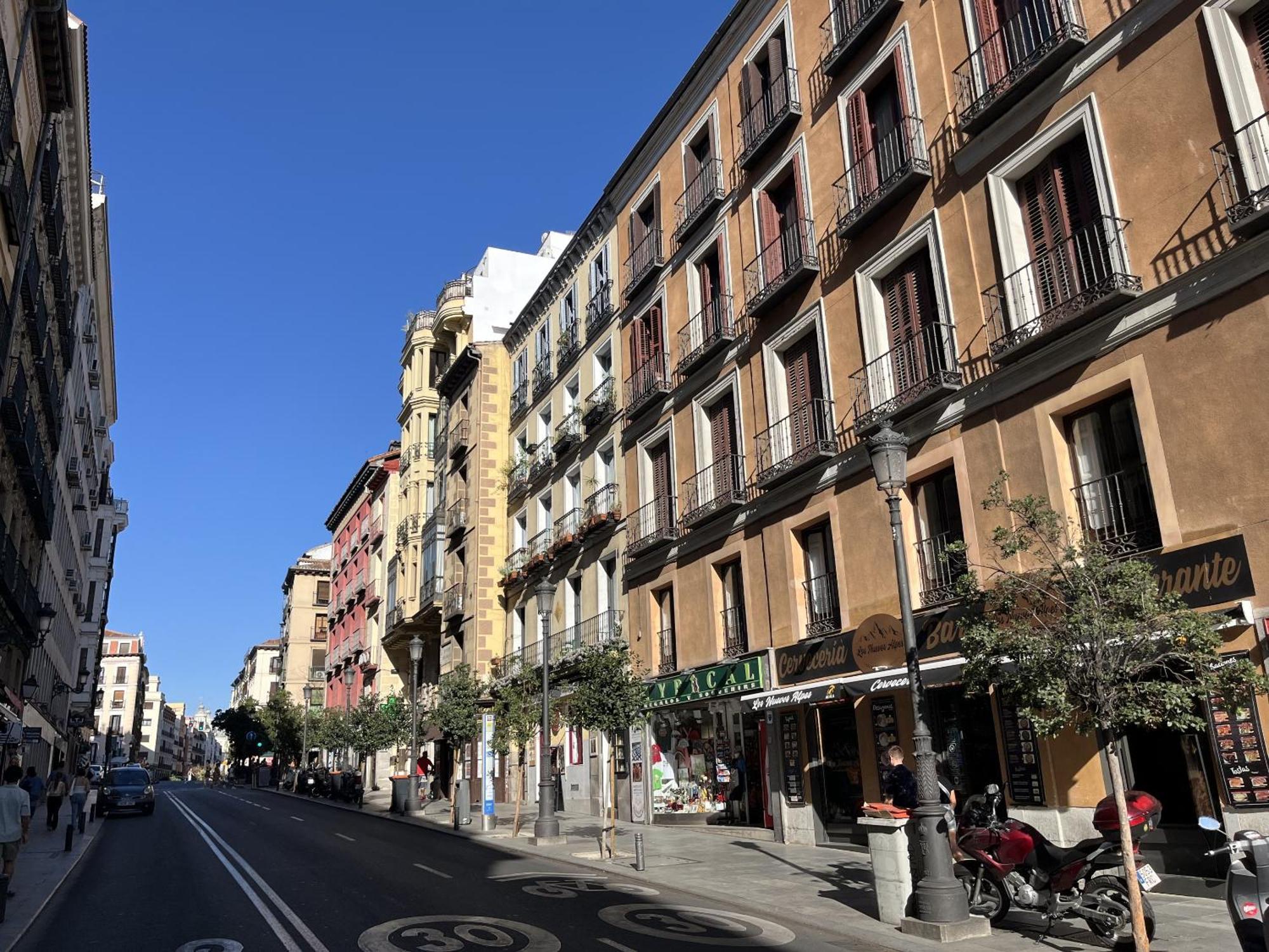 Dplace To Be - Luxury Apartment In Historic Center マドリード エクステリア 写真