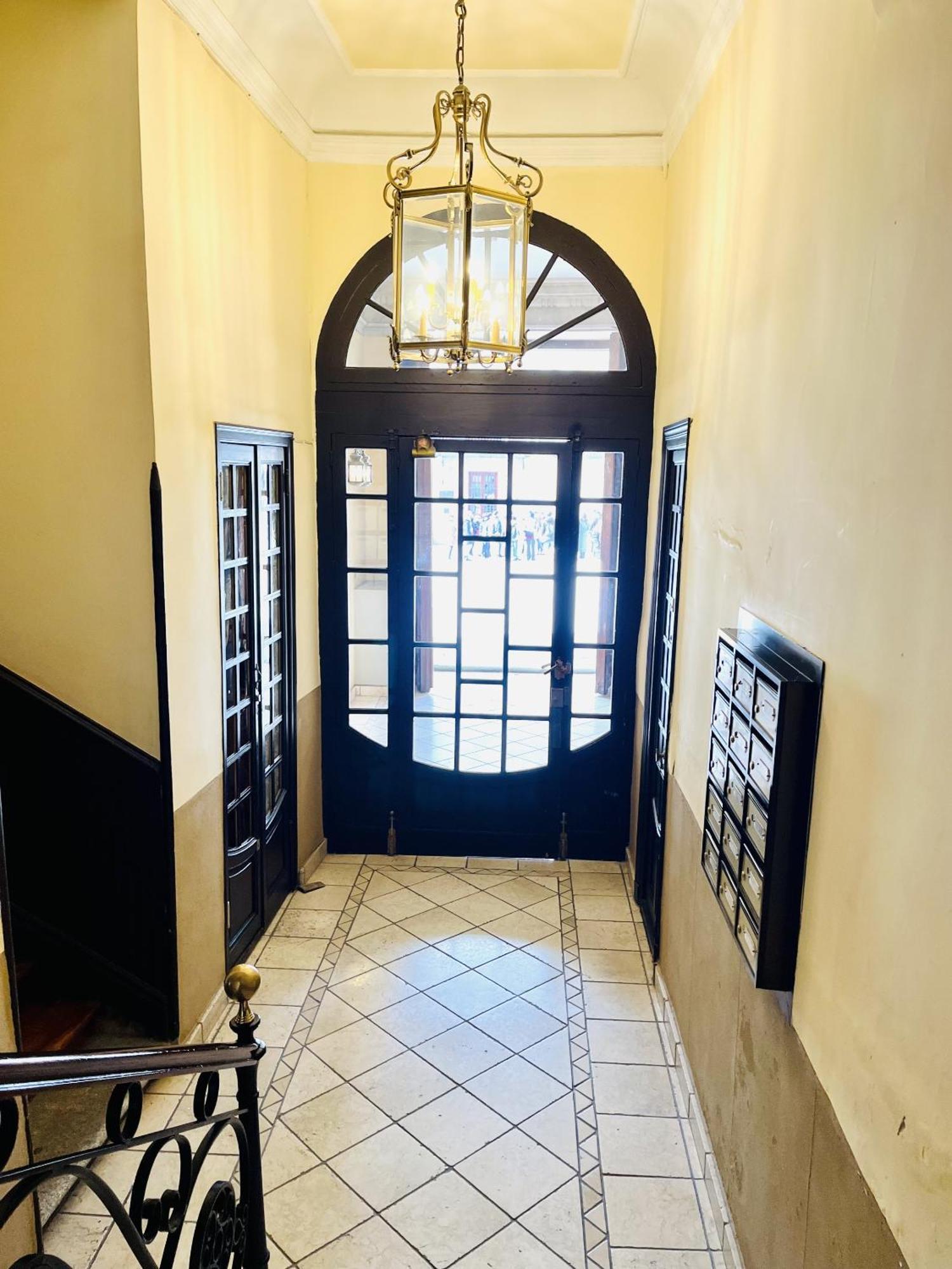 Dplace To Be - Luxury Apartment In Historic Center マドリード エクステリア 写真
