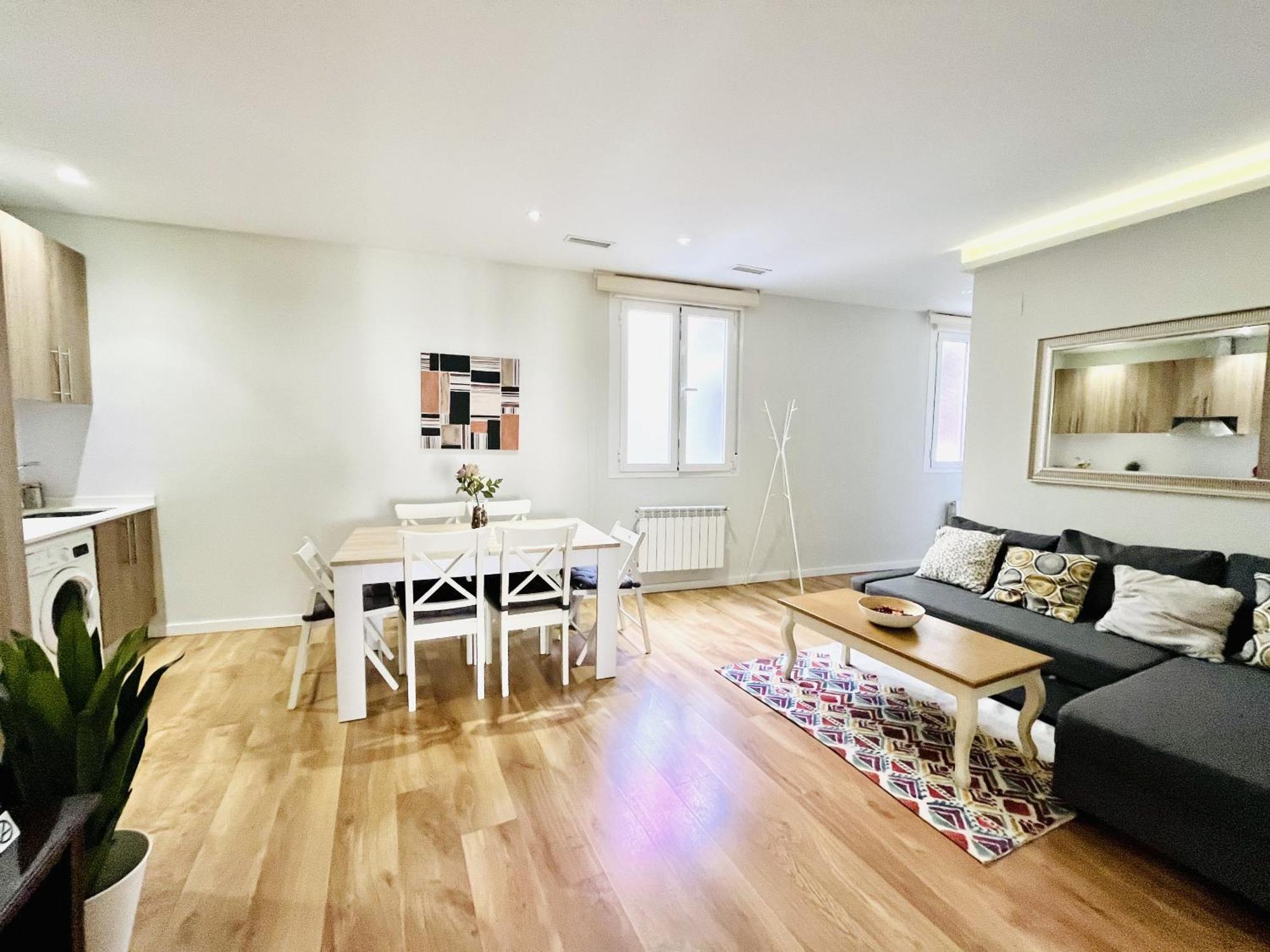Dplace To Be - Luxury Apartment In Historic Center マドリード エクステリア 写真